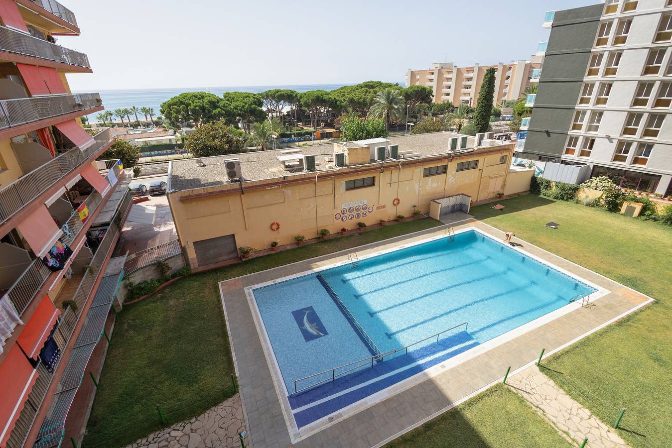 Apartamento entero, Apartamento 'Apartamento Primera Línea De Mar' con vistas al mar, piscina compartida y Wi-Fi in Malgrat de Mar, Costa del Maresme