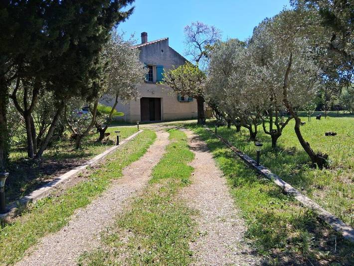 Location de vacances pour 5 personnes, avec vue et jardin à Morières-lès-Avignon - 2
