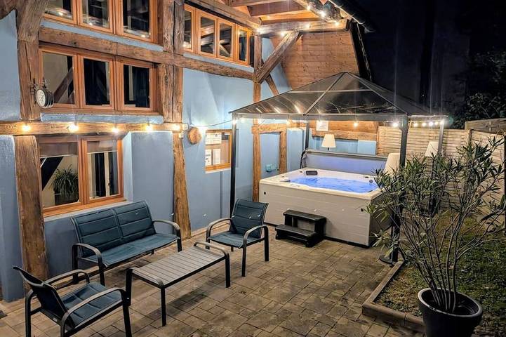Location de vacances pour 14 personnes, avec Jacuzzi ainsi que Terrasse et Jardin à Wildersbach