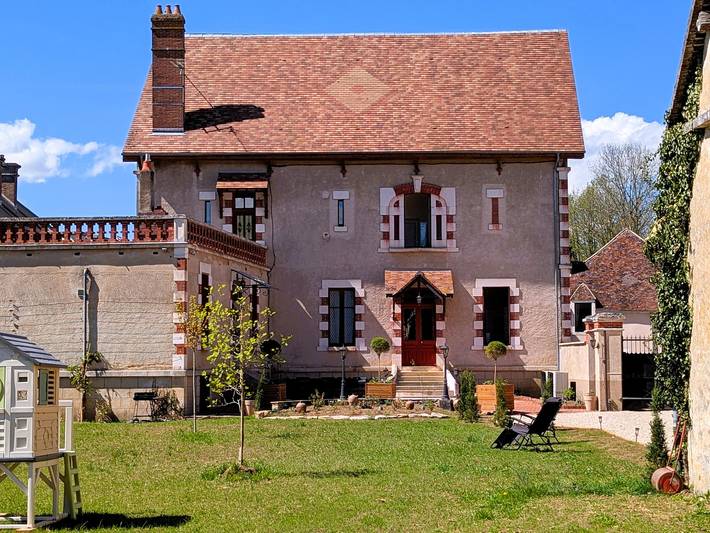 Gîte pour 12 personnes, avec jardin dans Leugny