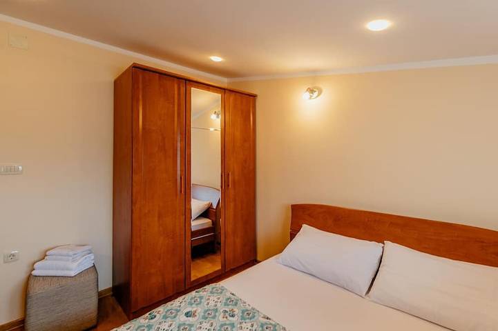 Ferienhaus für 4 Personen, mit Balkon und Garten in Montenegro - 3