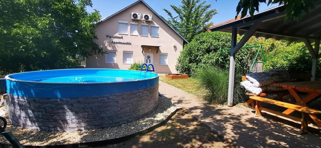 Ferienwohnung für 16 Personen, mit Garten und Sauna sowie Whirlpool und Terrasse, mit Haustier - 1