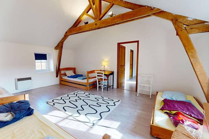 Gîte pour 12 personnes, avec piscine ainsi que terrasse et jardin à Saint-Julien-des-Landes - 4