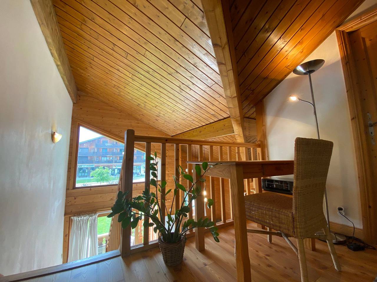 Ganze Wohnung, Duplex gemütlich: in der Nähe der Seilbahn, ruhig gelegen, familienfreundlich, 3-Sterne-Komfort in Samoëns, Region Bonneville