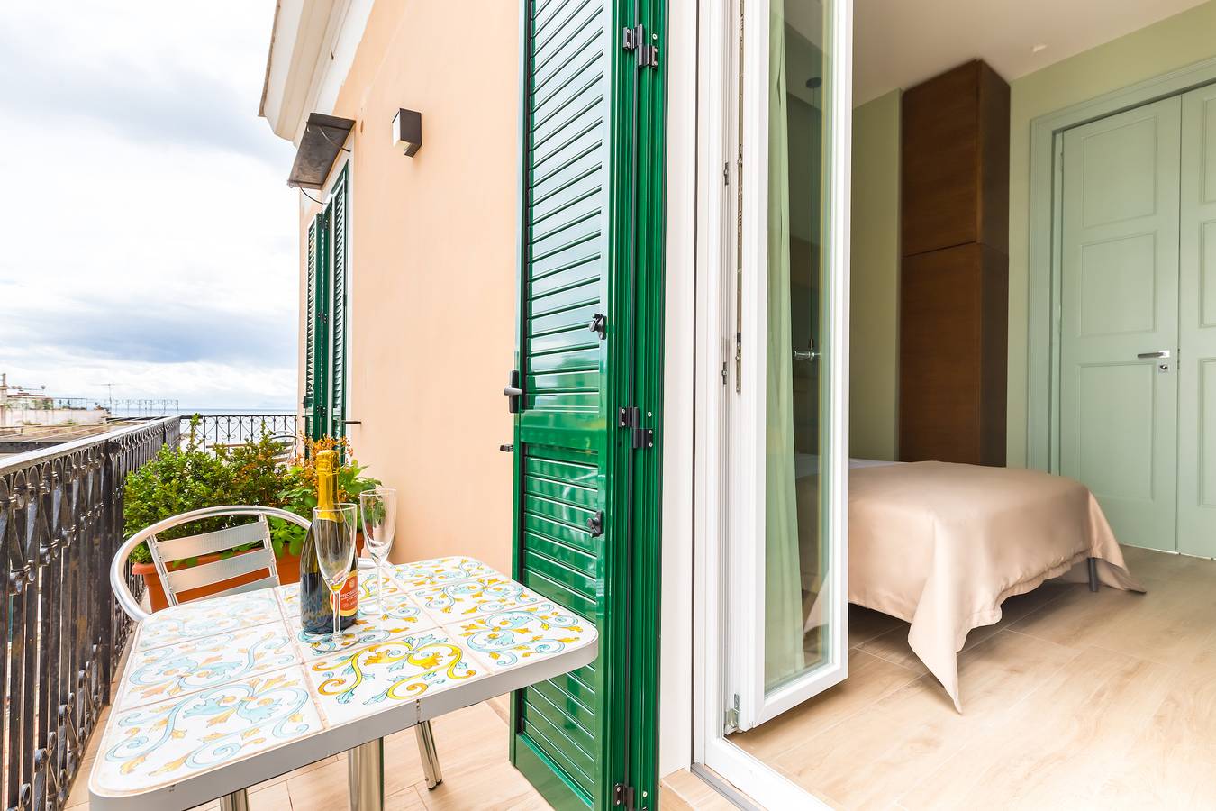 B&B Civico 33 - Mediterraneo in Neapel, Neapel provins