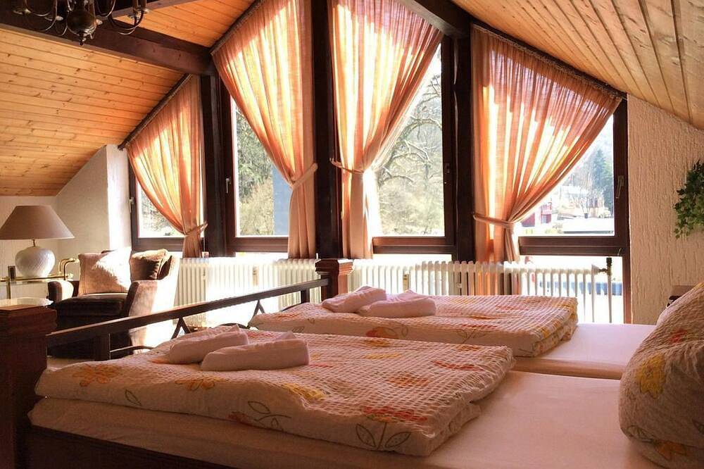 Comfort Doppelzimmer Nationalpark, Dusche/Wc - Diamanthotel Idar-Oberstein in Idar-Oberstein, Nahetal