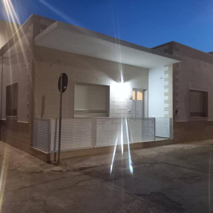 Location de vacances pour 8 personnes, avec jardin, animaux acceptés à Lido Marini - 2