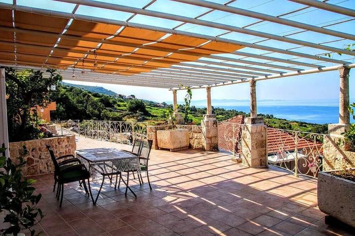 Ferienhaus für 5 Personen, mit Balkon und Terrasse sowie Garten in Mokalo