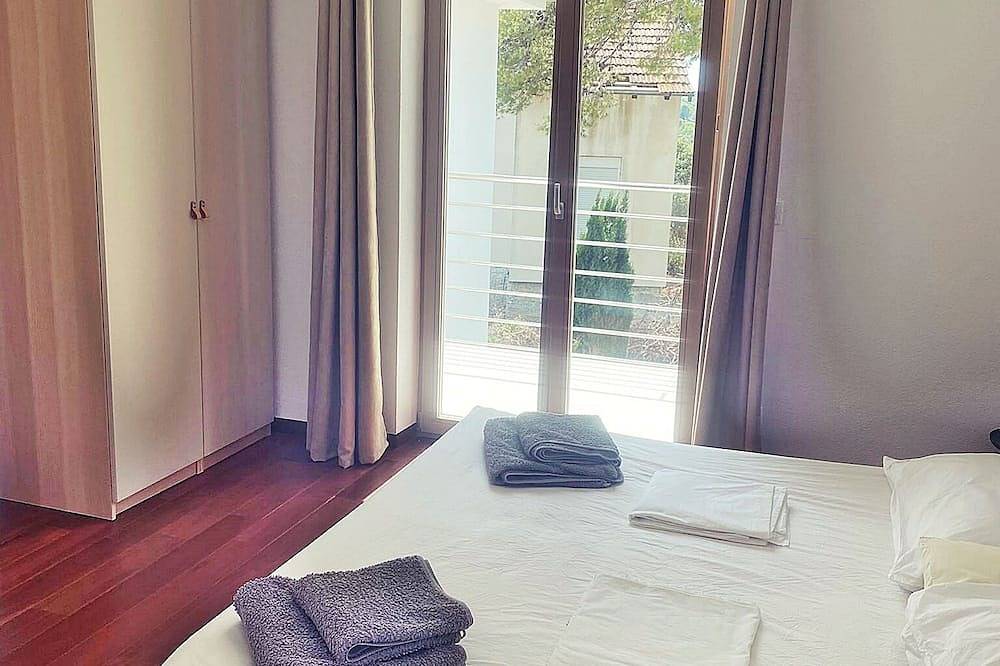 ➤Exklusives Ferienhaus „Villa Marumare“, Neubau 2021, Pool, nur 300 m zum Strand in Milna, Brac