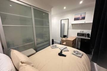 Lodge for 2 Guests in Southwark, London, Picture 4