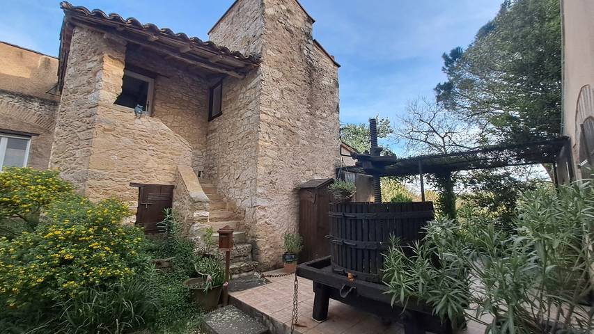 Gîte pour 2 personnes, avec Terrasse ainsi que Jardin et Piscine à Réalmont
