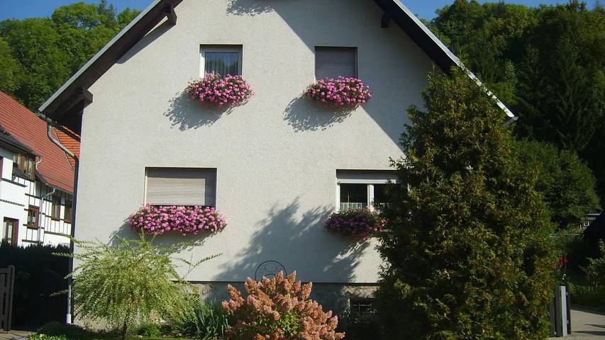 Ferienwohnung für 4 Personen, mit Garten und Pool
