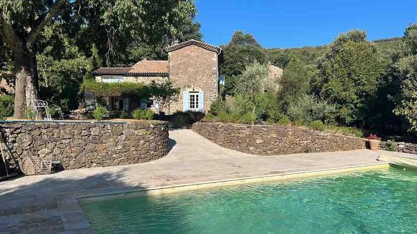 Villa pour 10 personnes, avec piscine et terrasse - 1