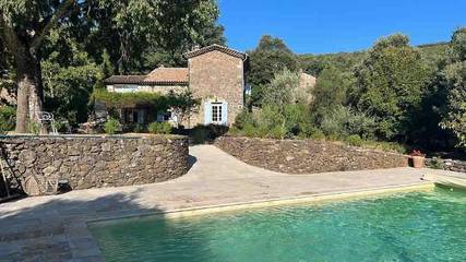 Cottage pour 10 personnes, avec piscine et terrasse à Corbès