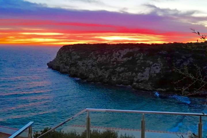 Seafront Villa Bellavista with private heated pool in Cala en Porter, Municipio de Alaior