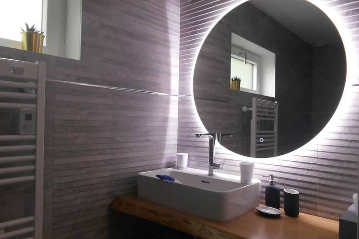 Gîte pour 2 personnes, avec terrasse et jacuzzi à Sizun - 4