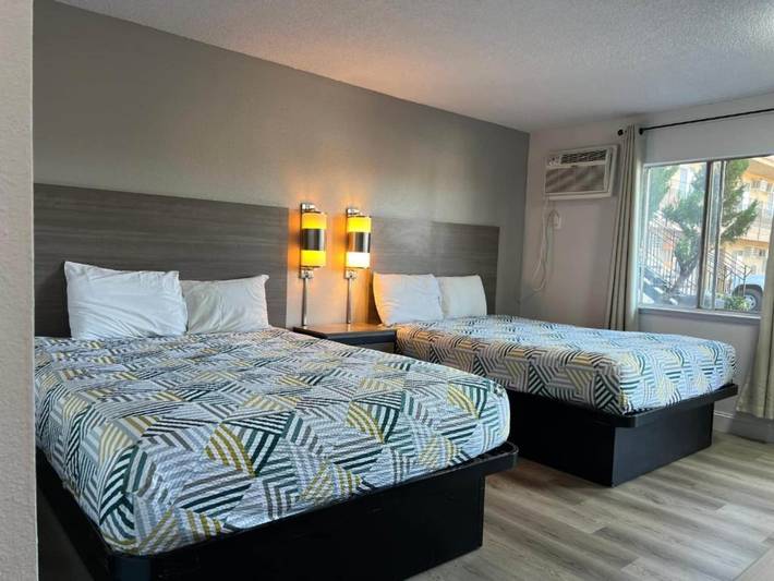 Ganze Wohnung, 2 Queensize-Betten | Nsmk, Micfridge in Fresno County