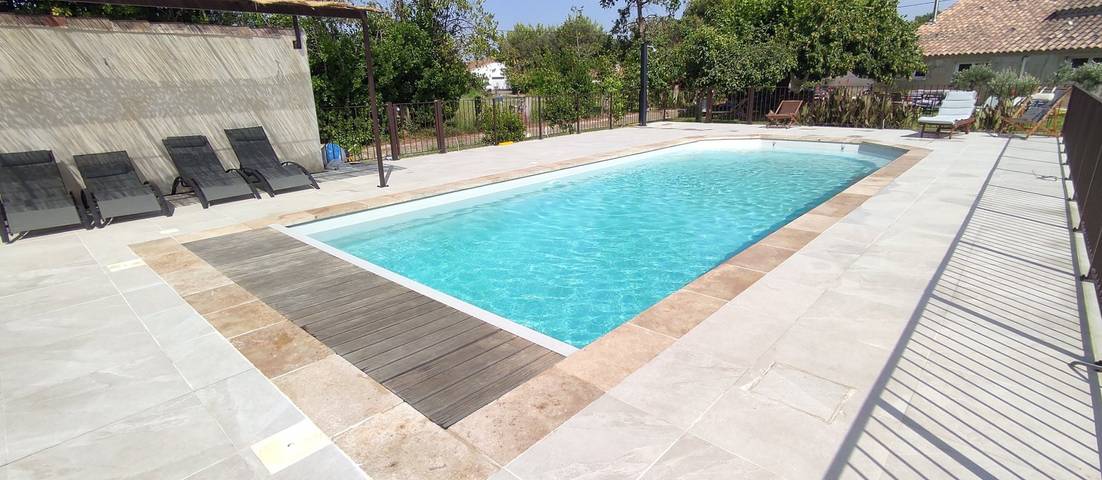 Chambre d’hôte pour 2 personnes, avec piscine et jardin à Arles