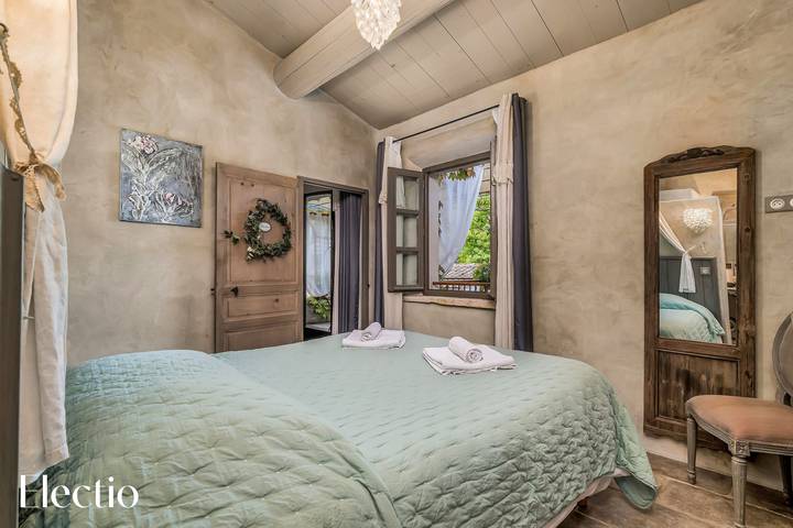 Gîte pour 4 personnes, avec piscine et jardin, animaux acceptés à Oppède - 2