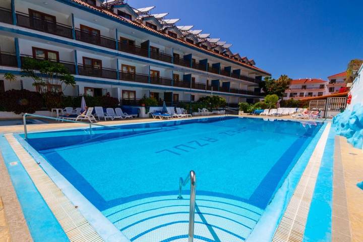 Appart’hôtel pour 10 personnes, avec Terrasse et Piscine