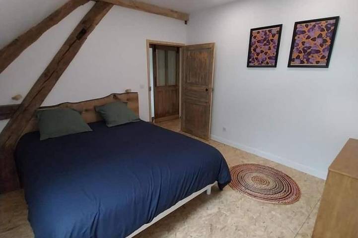 Cottage for 5, nature & greenery, pets welcome in Chavroches, Vichy region