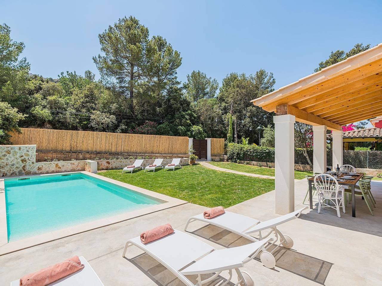 Villa Mar Clara By Sunvillas Mallorca in Cala Sant Vicenc, Pollença