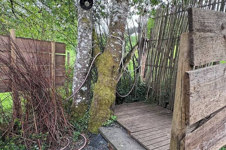 A comfortable bivouac in the heart of nature. The perfect stopover for hikers. in Redu, Libin