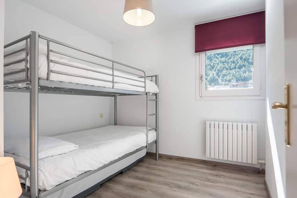 Entire apartment, Nice 3 Bedroom Apartment for 6 people, Incles. C.Pep 5 in Incles, Soldeu