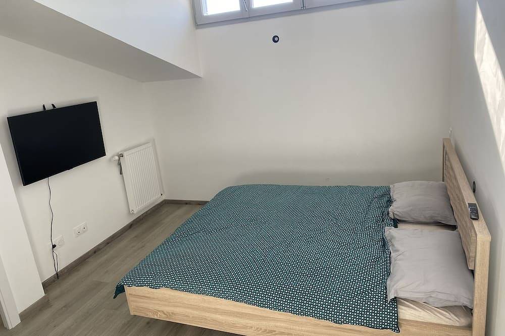 Entire apartment, Bonjour Très Belles t 2. Dans une Résidence Fermée Parking Sous-sol in Villenave-d'Ornon, Bordeaux region