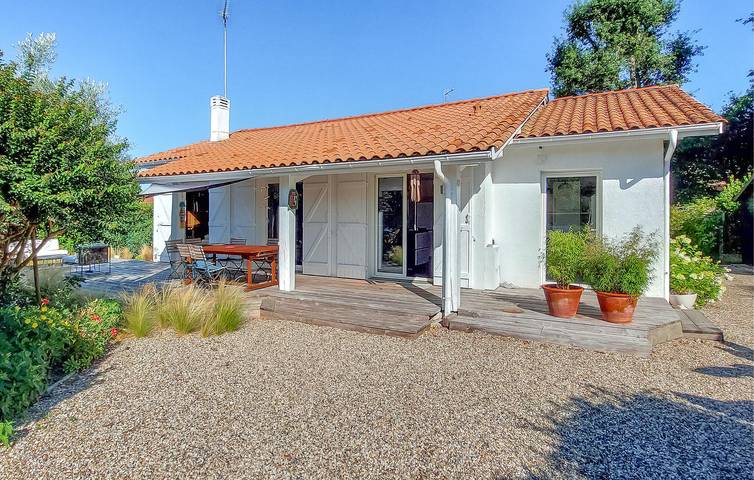 Casa de vacaciones para 4 personas, con piscina además de terraza y jardín - 1