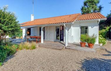 Location de vacances pour 4 personnes, avec terrasse ainsi que jardin et piscine à Andernos-les-Bains