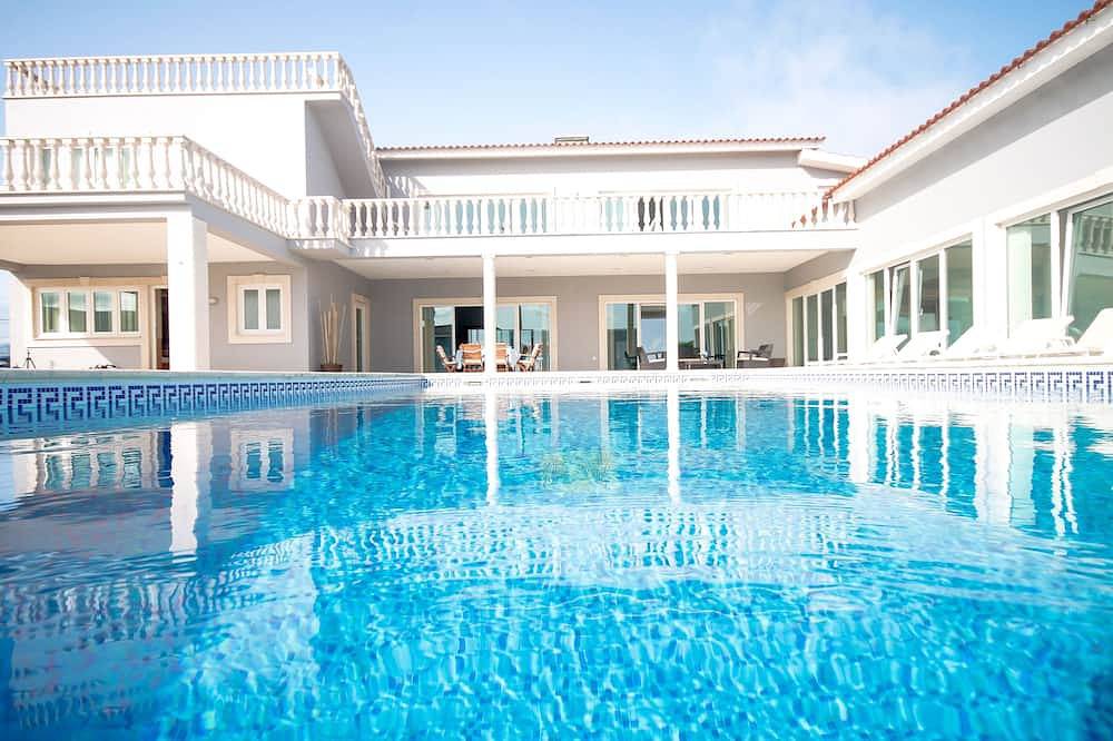 Vivenda de luxo com piscina privada ( ilha Terceira ) 6 quartos (suites) in Praia da Vitória, Terceira