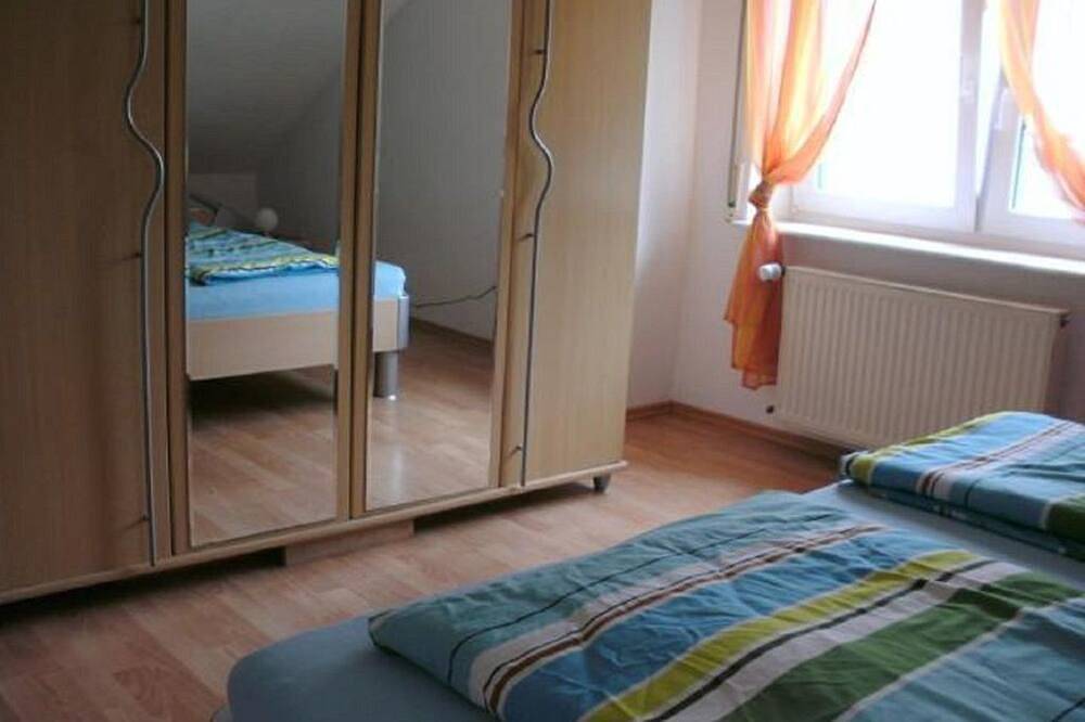 Ganze Wohnung, Ferienwohnung Wenz - Appartement/Fewo, Dusche, Wc, 2 Schlafräume in Poppenhausen, Rhön-Hessen