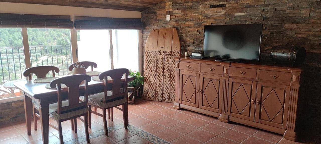 Apartamento entero, Buhardilla rústica muy acogedora in Villahermosa del Río, Provincia de Castellón