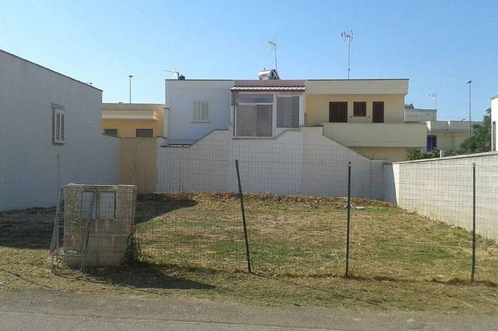 Entire apartment, Large terraced house just renovated, with air conditioner in the room in Torre San Giovanni, Ugento