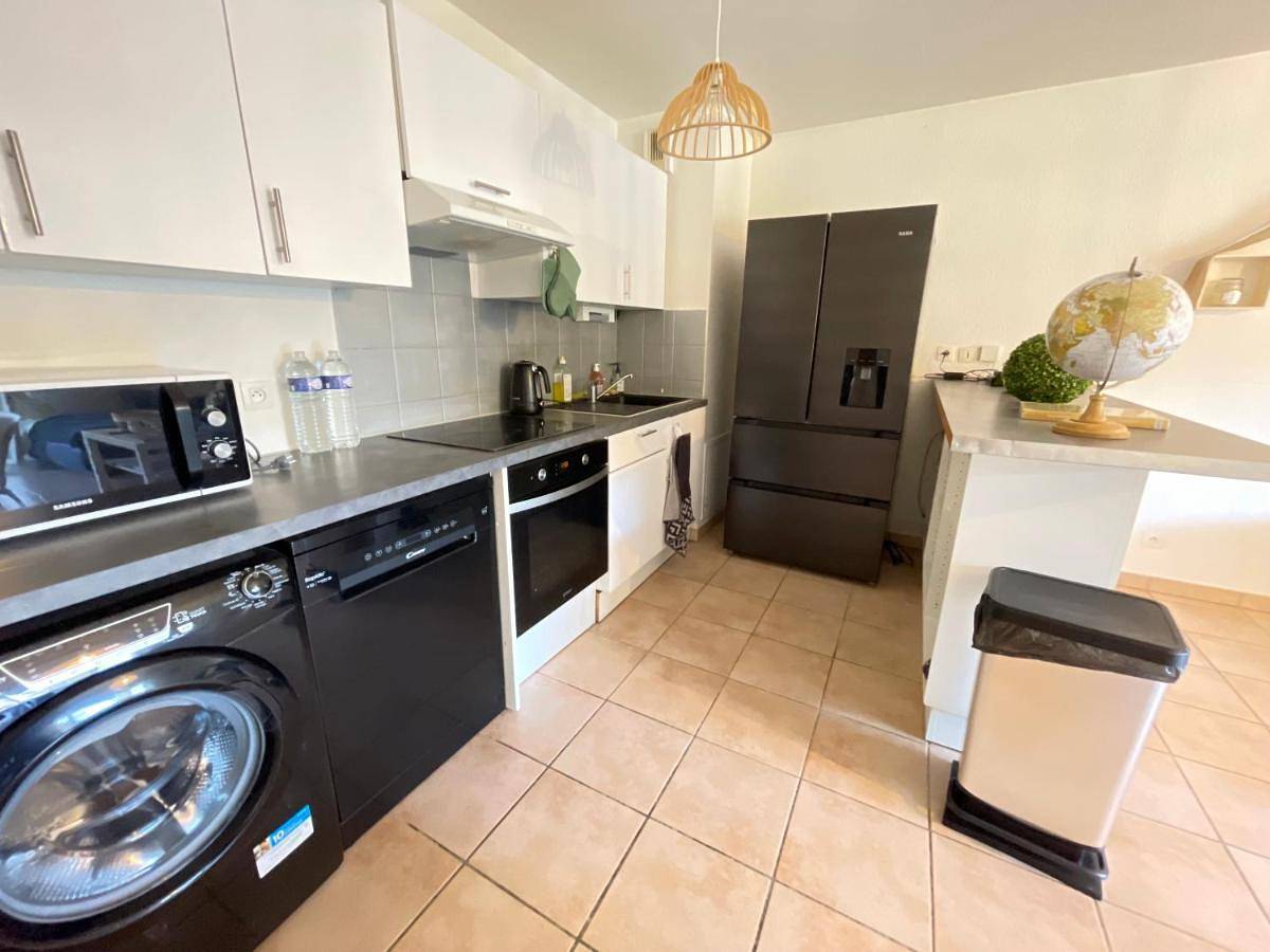 Appartement entier, Two-Bedroom Apartment in Annemasse, Région de Saint-Julien-en-Genevois