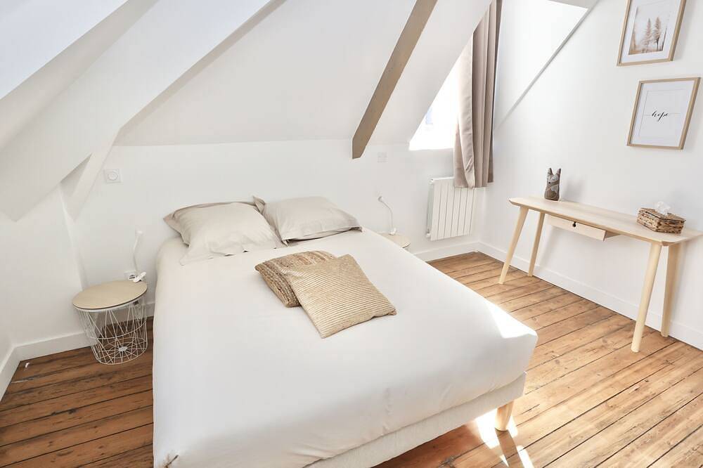 Apartamento entero, Napoléon Gare 7 ★ T2 ★ Dernier Etage ★ Bylocly in Pontivy, Pontivy region