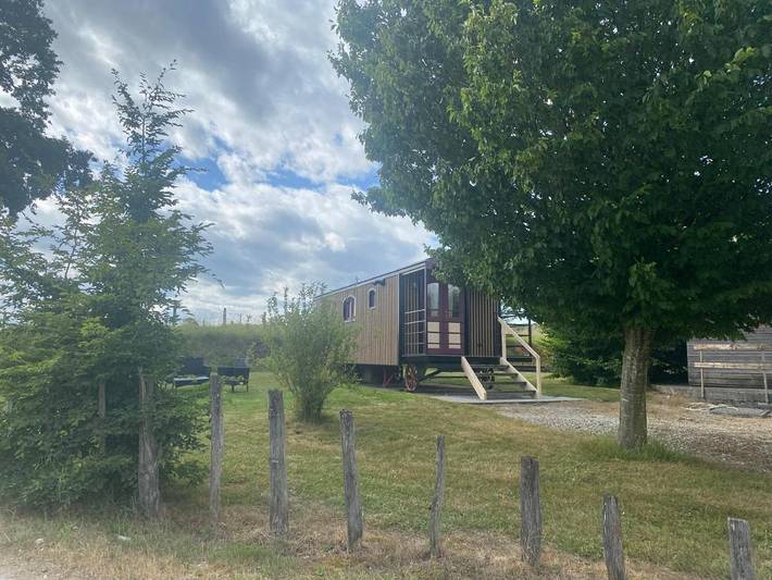 Location de vacances pour 4 personnes, avec Terrasse ainsi que Jardin et Vue à Chissey-sur-Loue