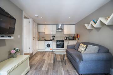 Holiday Home for 3 People in Torquay, Torbay, Photo 1