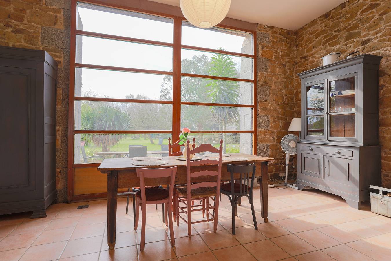 Maison de vacances 'Gite La Grange Cheval Rouge 4 Pers' avec piscine partagée in Prat, Région de Lannion