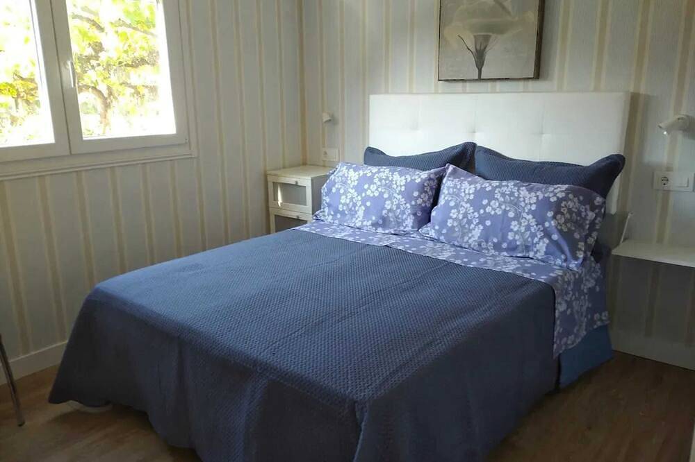 Homerez - Charming House in Parada with Large Garden in O Pereiro de Aguiar, Ourense Region