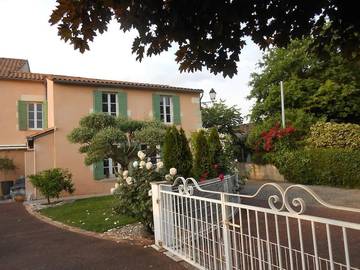 Gîte pour 4 personnes, avec jardin et vue à La Réole