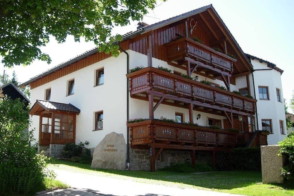 Ganze Wohnung, 50qm große Ferienwohnung für 2 bis 4 Personen mit Wohnraum und Schlafzimmer in Haidmühle, Ostbayern