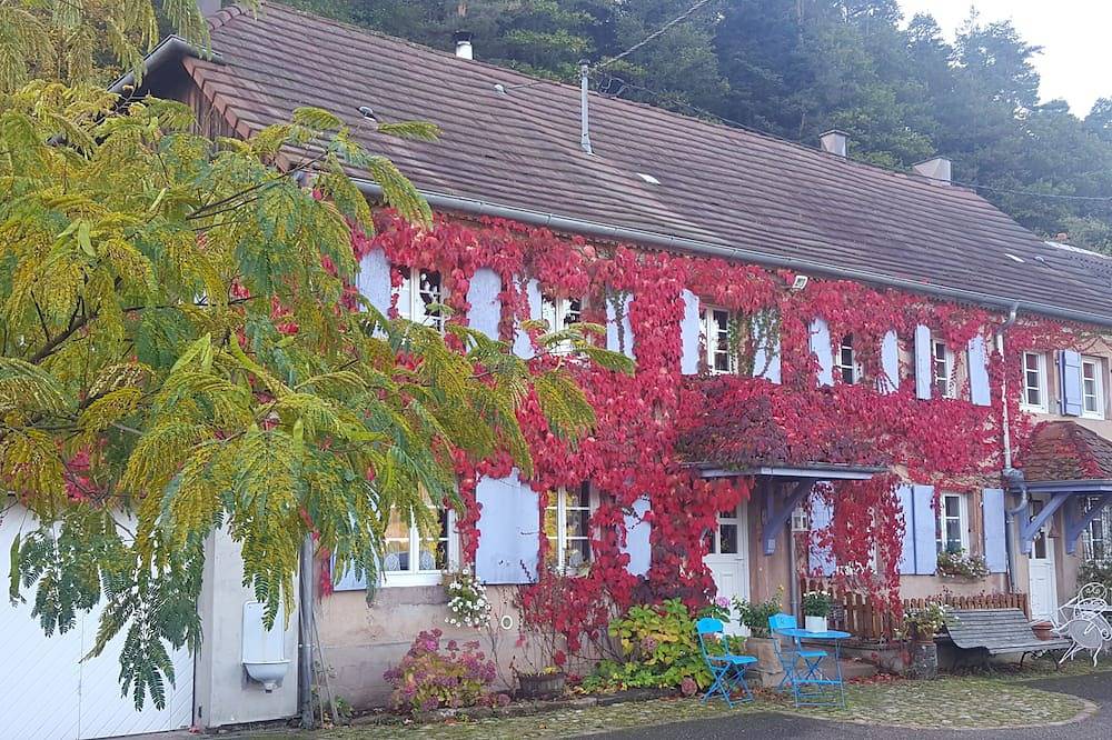 Alsace \"La Source\" Fouchy Gîte surplombant la vallée à 30min du Haut-Kœnigsbourg in Fouchy, Région de Sélestat-Erstein