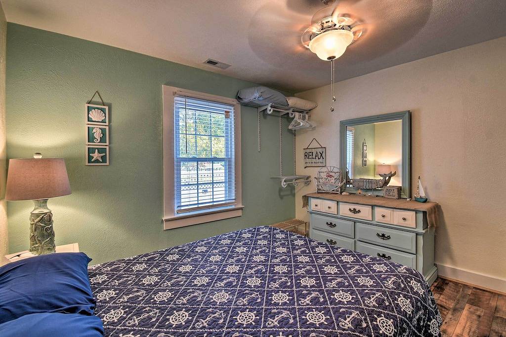 Riverfront Cottage: Fire Pit & Kayaks in Rappahannock River