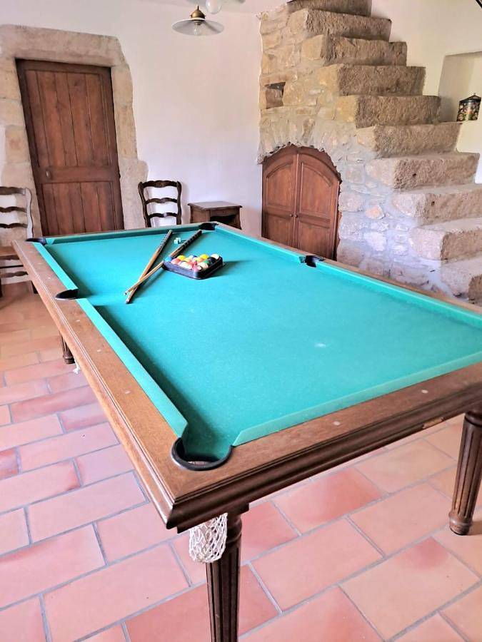 Location de vacances pour 10 personnes, avec terrasse ainsi que vue et piscine à Laurac-en-Vivarais - 2