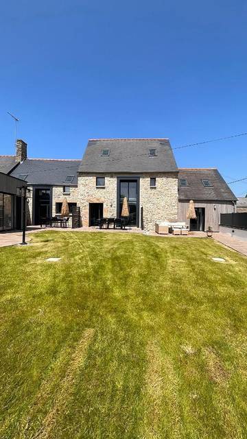 Gîte pour 4 personnes, avec jacuzzi ainsi que jardin et sauna à Mont-Dol