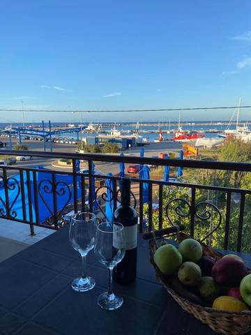 Gîte pour 4 personnes, avec vue et terrasse dans Kyllini
