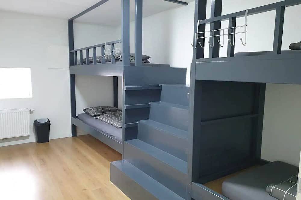 Perfect for Groups and Families with private rooftop near Amsterdam Center in Amsterdam-Nord, Holländische Küste