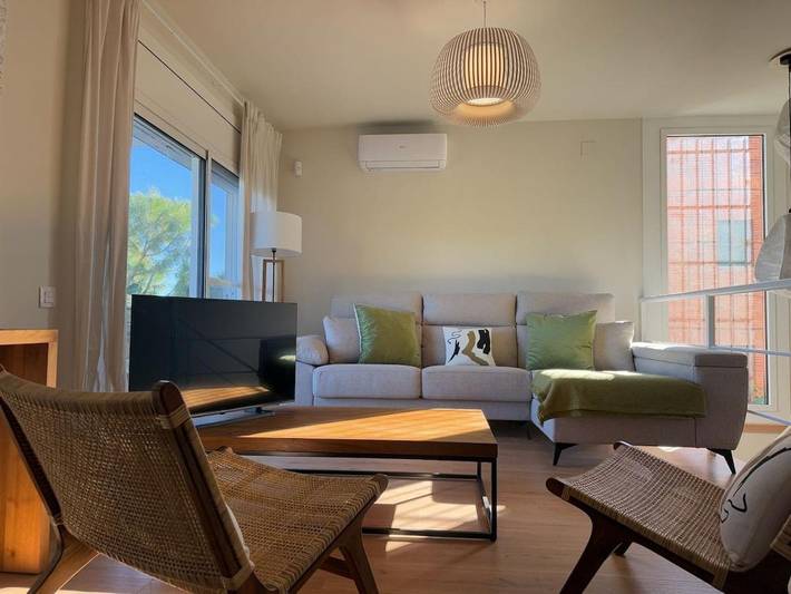 Casa rural para 14 personas, con Balcón y Terraza además de Jardín y Piscina en Casteldefels